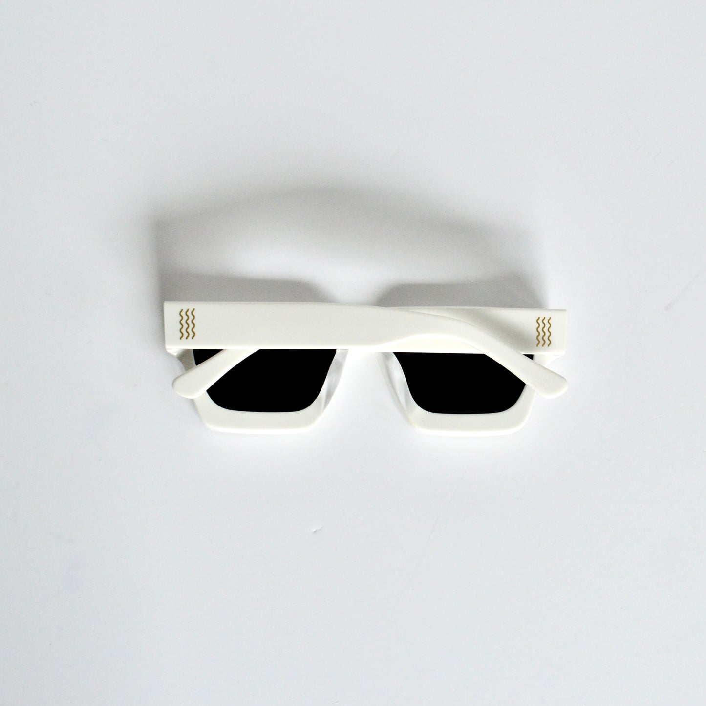 Misterio white sunglasses